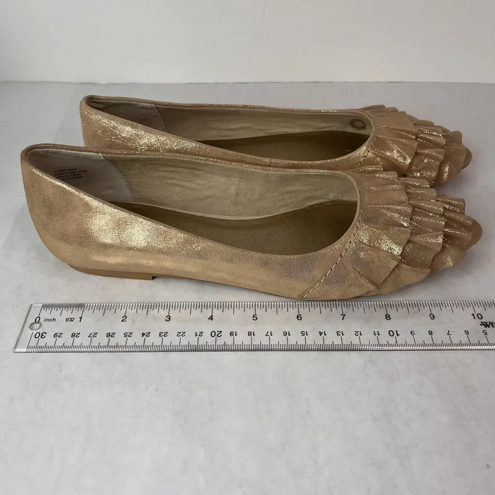 Seychelle Cottagecore Flats size 9 Downstage Gold Ruffle Tiered Shimmer Slip On